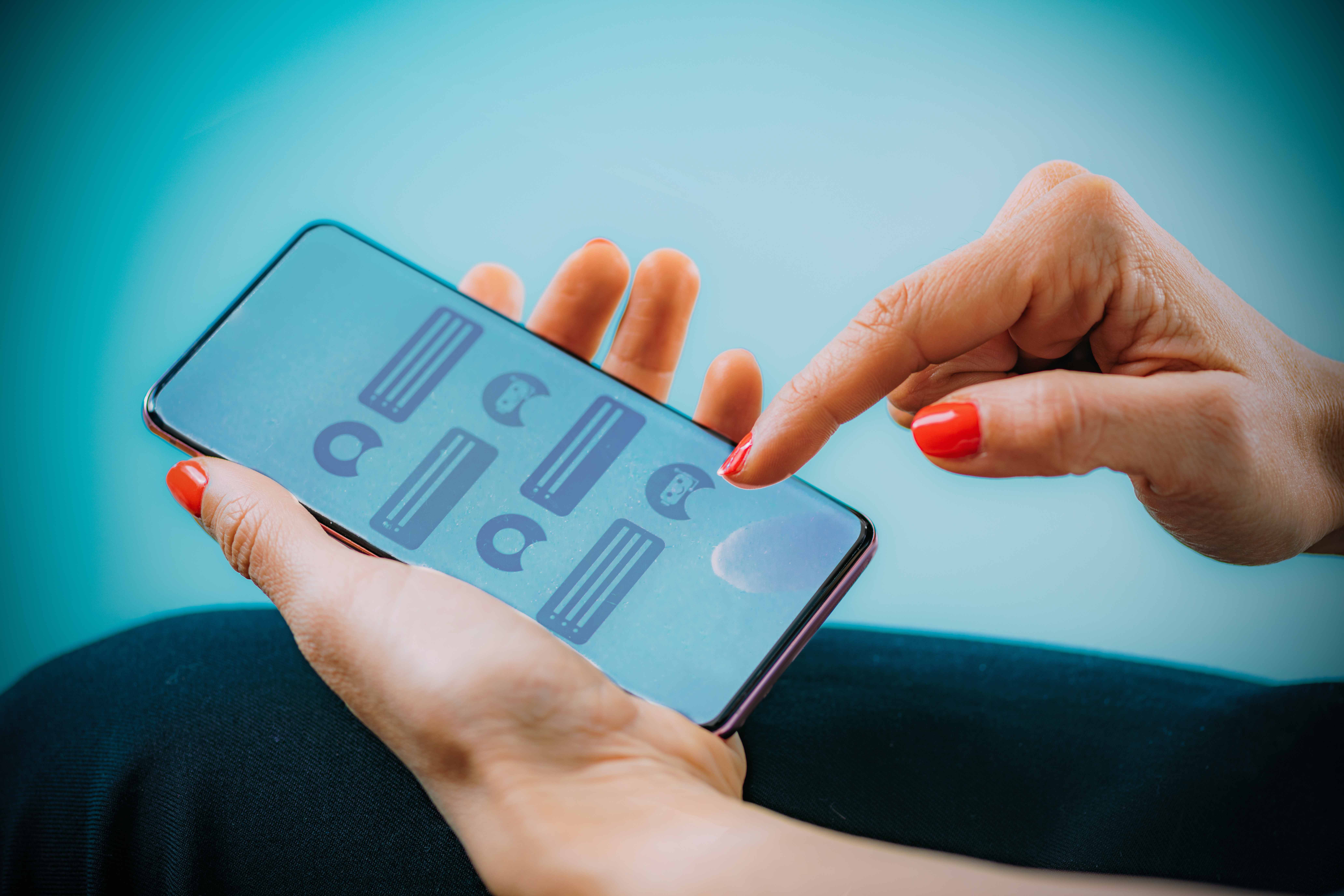 Создание опросов: мобильное приложение vs десктопная версия